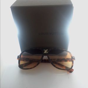 Designer Sunglasses, Amber/Brown color